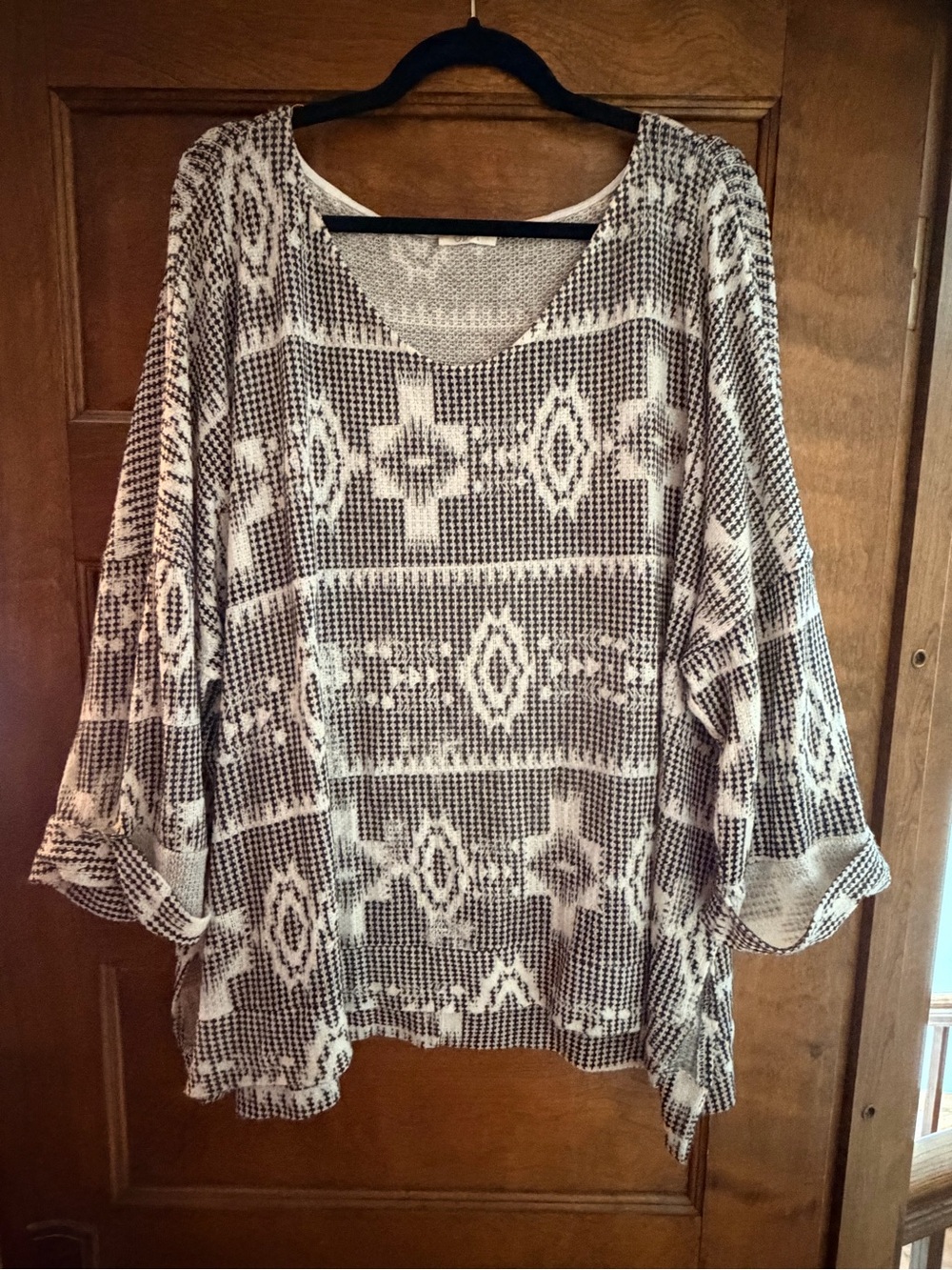 Relaxed Aztec Print Women's Top - Cream and Black